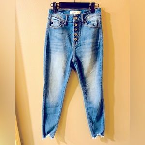 Kan Can skinny jeans, exposed buttons, raw hem. No distressing. Size 5/26